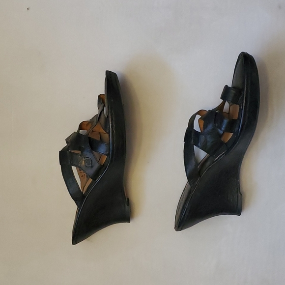 New leather sandals